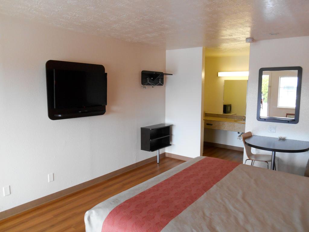 Motel 6-Madisonville, Tx Екстериор снимка