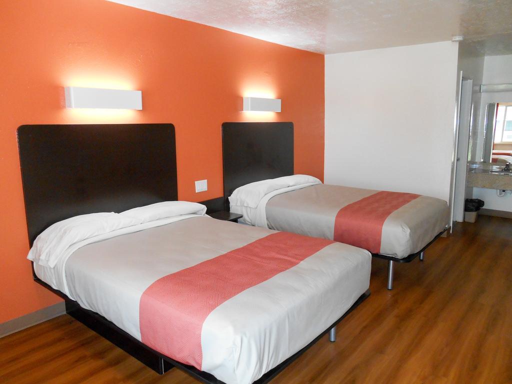 Motel 6-Madisonville, Tx Екстериор снимка