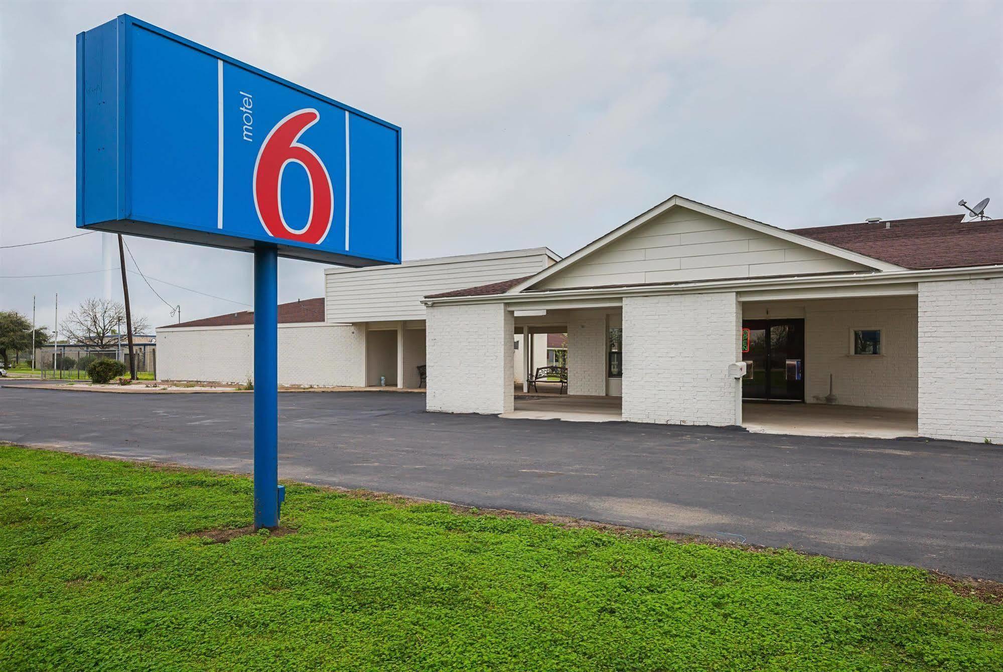 Motel 6-Madisonville, Tx Екстериор снимка