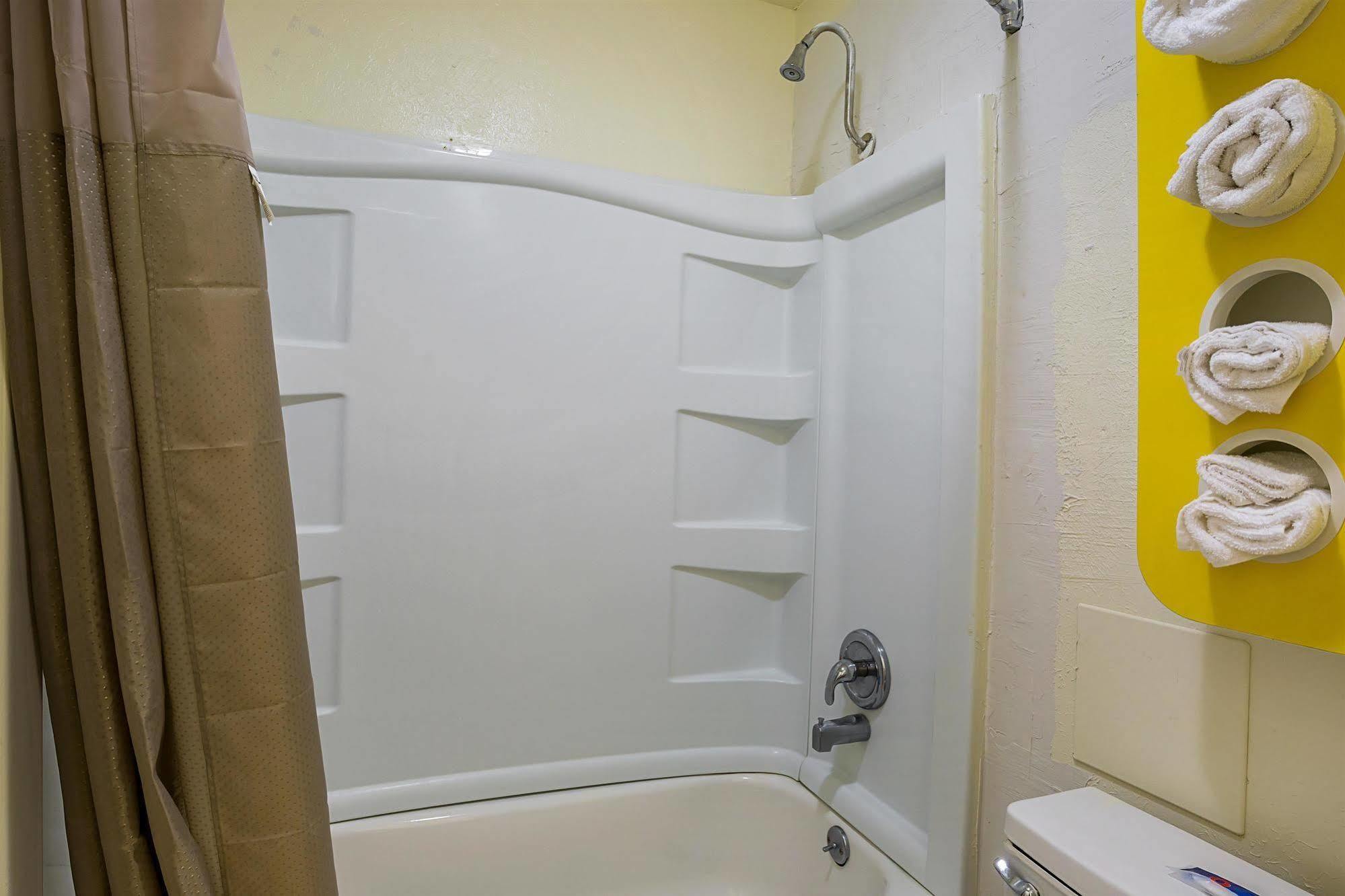 Motel 6-Madisonville, Tx Екстериор снимка