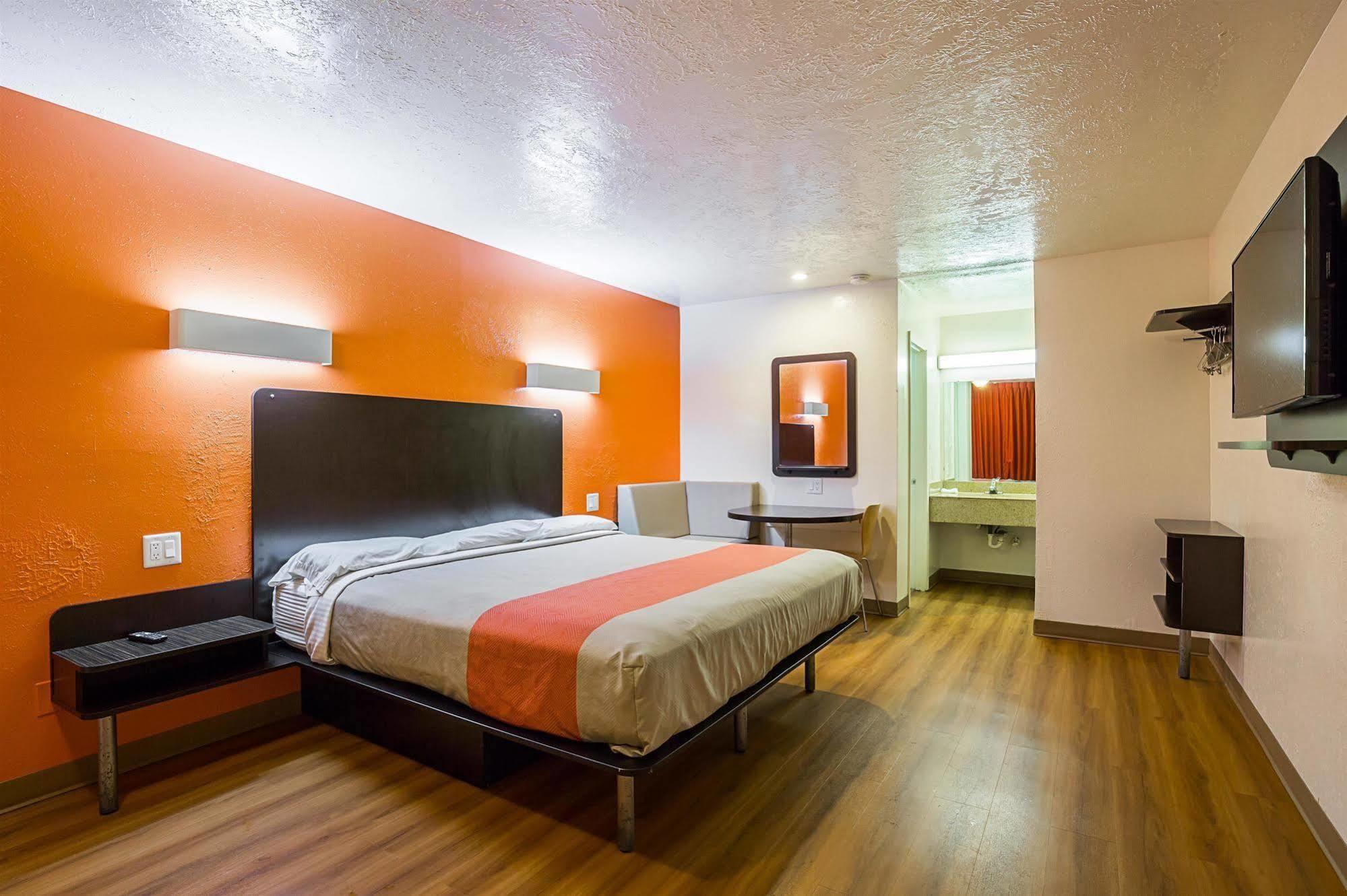 Motel 6-Madisonville, Tx Екстериор снимка