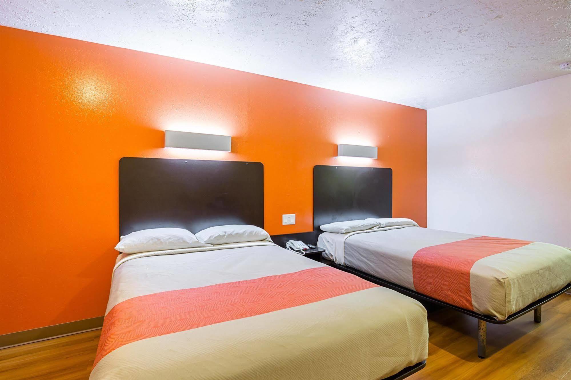 Motel 6-Madisonville, Tx Екстериор снимка